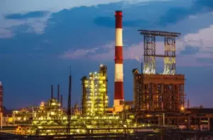 Refinaria da Rosneft é atingida por drones em Saratov