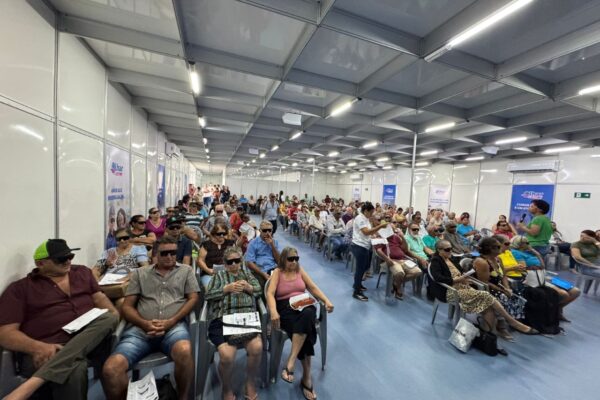 Sílvia Cristina acompanha programa Olhar de Amor, que realizou com sucesso 5.600 cirurgias de catarata