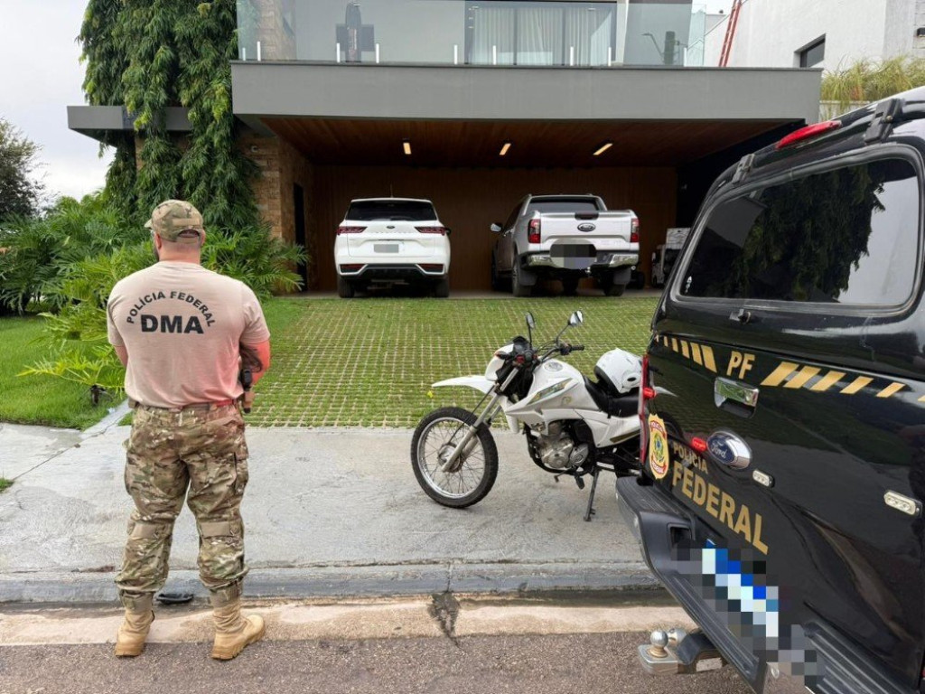 PF apreende 6,4 kg de ouro e desarticula esquema milionário