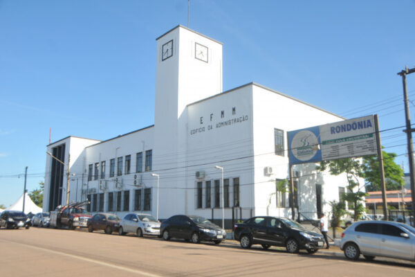 TCE aponta irregularidades em contratos da Prefeitura de Porto Velho e cita gestão Léo Moraes TCE aponta irregularidades em contratos da Prefeitura de Porto Velho e cita gestão Léo Moraes