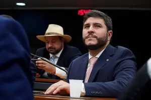 Maurício Carvalho recebe pela segunda vez prêmio nacional de excelência parlamentar