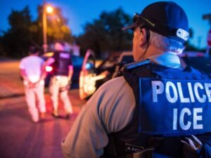 ‘Você não é obrigado’: Autoridade de NY instrui imigrantes a enfrentar o ICE