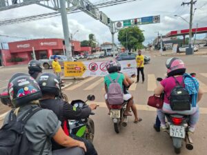 www.deixaeutefalar.com.br Detran promove mobilização educativa em pontos críticos de trânsito em Porto Velho