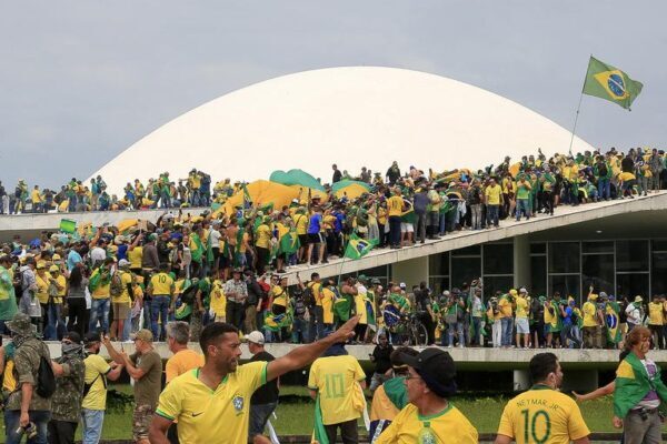 Moraes mantém proibição de redes sociais e outras restrições a investigados do 8 de janeiro Moraes mantém proibição de redes sociais e outras restrições a investigados do 8 de janeiro