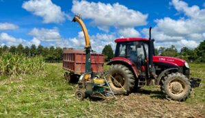 Deputado Laerte Gomes garante trator para a Associação dos Pequenos Agricultores Bom Futuro