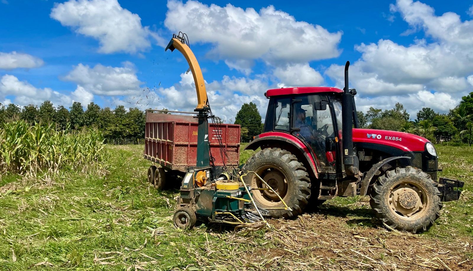 Deputado Laerte Gomes garante trator para a Associação dos Pequenos Agricultores Bom Futuro