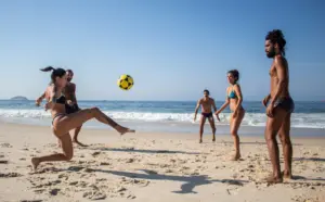 Altinha: Documentário Desvenda Como o Jogo de Praia Virou Fenômeno Cultural