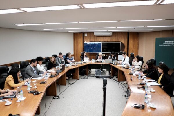 Relatório internacional afasta tese de censura no Brasil e reconhece força das instituições