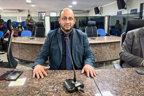 Moradores pedem troca de manilhas e recuperação de bueiro no Igarapé