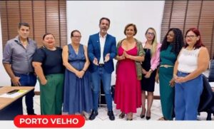 Professores protestam em Porto Velho após abono de R$ 500 excluir a categoria