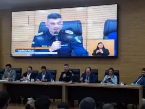 Sob força de lei, coronel Braguin comparece à audiência na Assembleia Legislativa