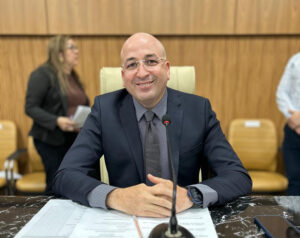 Vereador Gedeão Negreiros solicita encascalhamento de vias nos bairros Planaltos e Maringá