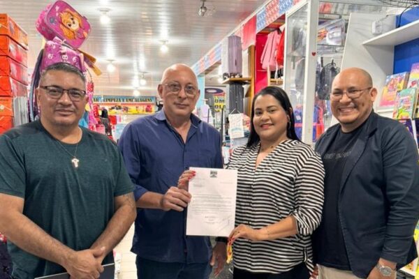 Airon firma parceria com Papelaria Holanda e garante descontos para profissionais da imprensa em Rondônia