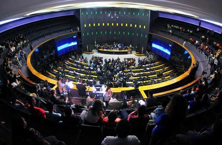 Deputados usam R$ 223 milhões da cota em 2025 e propaganda lidera gastos