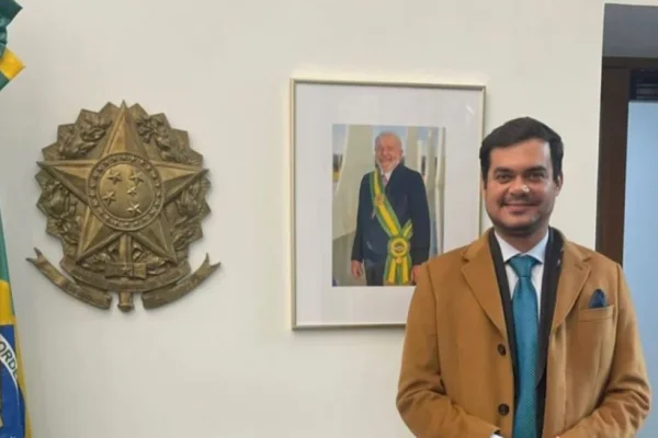 É DO PT MESMO? – Impeachment de Dilma volta à cena e expõe “duas caras” de Expedito Neto