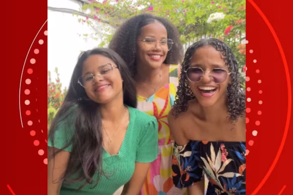 Elas têm a mesma idade, os mesmos pais e confundiram a internet, mas não são trigêmeas