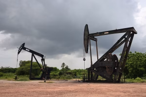 Trump diz que Venezuela vai entregar até 50 milhões de barris de petróleo aos EUA