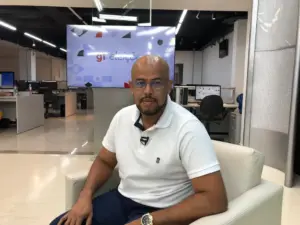 Servidor comissionado viaja a Brasília durante expediente e caso chega ao gabinete do prefeito Léo Moraes