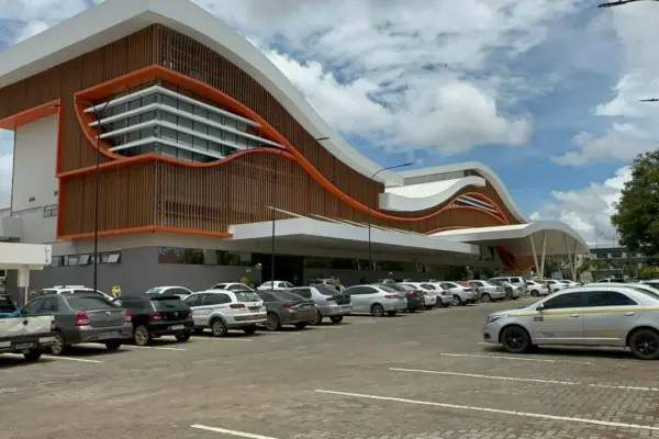 Rodoviária de Porto Velho suspende cobrança de estacionamento após repercussão negativa