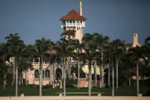 www.deixaeutefalar.com.br Homem armado é morto por agentes do Serviço Secreto ao tentar invadir o perímetro de segurança de Mar-a-Lago