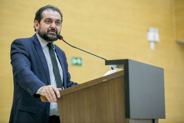 Laerte Gomes confirma repasse de R$ 10 milhões para cirurgia robótica no Hospital de Amor Laerte Gomes confirma repasse de R$ 10 milhões para cirurgia robótica no Hospital de Amor