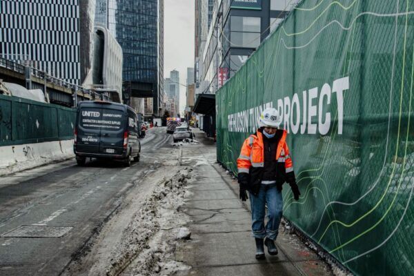 Juiz dá prazo para governo trump liberar verba para ny