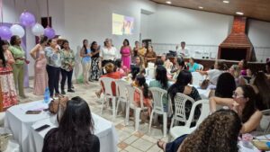 www.deixaeutefalar.com.br Mulheres debatem o protagonismo feminino no Elas por Elas