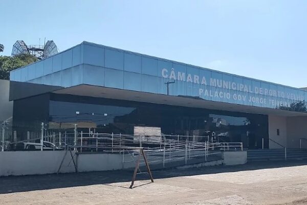 Câmara reduz auxílio-alimentação de servidores de R$ 500 para R$ 100