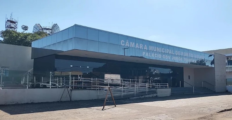 Câmara reduz auxílio-alimentação de servidores de R$ 500 para R$ 100