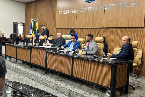 Gedeão Negreiros solicita instalação urgente de semáforo no bairro Nossa Senhora das Graças