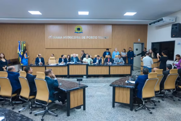 Câmara de Porto Velho tenta manter repasse e evitar demissão de 300 servidores