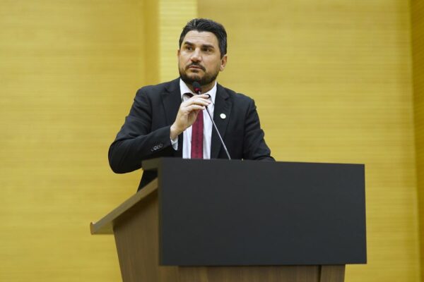 Deputado Jean Mendonça denuncia sucateamento da Usina de Calcário e alerta para prejuízos  aos agricultores