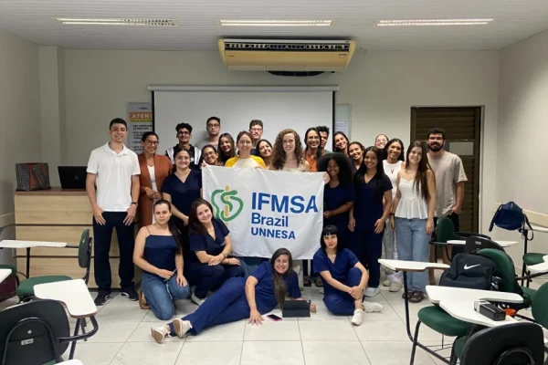 Oficina de produção científica leva estudantes à assembleia nacional e projeta Faculdade Metropolitana