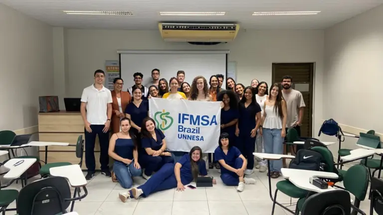 Oficina de produção científica leva estudantes à assembleia nacional e projeta Faculdade Metropolitana