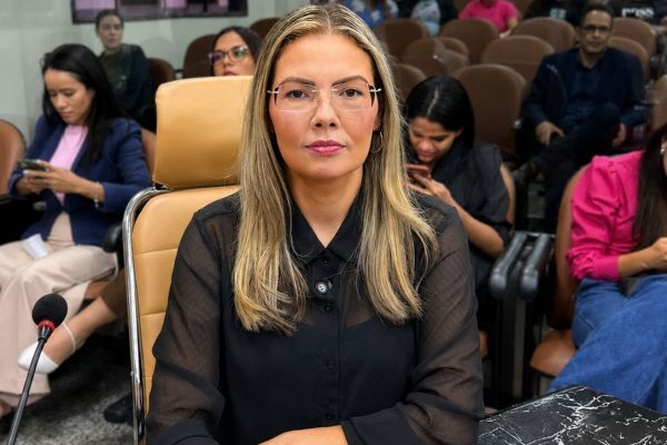 “Pais estão pagando para filhos não ficarem sem aula”, diz Sofia Andrade ao denunciar abandono de linhas rurais em Porto Velho