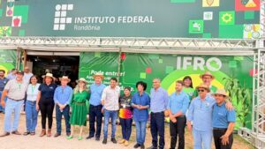 Deputada Sílvia Cristina entrega ônibus para a Faperon/Senar, na Rondônia Rural Show