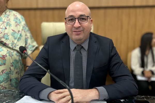 Projeto apresentado de Gedeão Negreiros garante prioridade para gestantes na saúde municipal