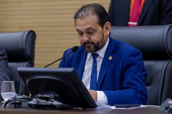 Deputado Laerte Gomes garante R$ 2,5 milhões para reforma de escola em Alvorada do Oeste