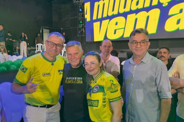 www.deixaeutefalar.com.br Pré-candidata a deputada federal, Sofia Andrade prestigia lançamento de Marcos Rogério e Delegado Camargo