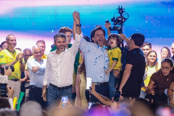 www.deixaeutefalar.com.br Marcos Rogério anuncia Rodrigo Camargo como pré-candidato a vice e recebe apoio oficial do prefeito de Porto Velho, Léo Moraes