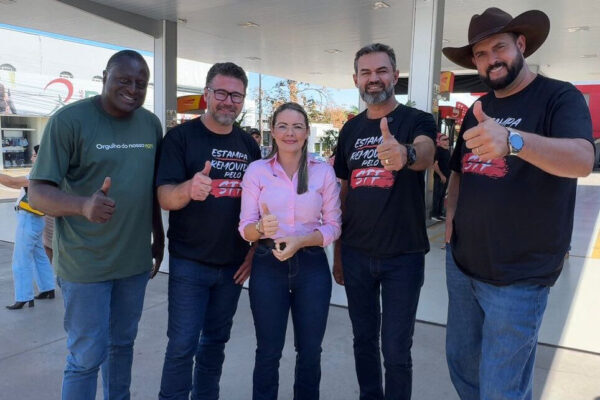 www.deixaeutefalar.com.br Sofia Andrade reforça força da direita e do agro ao lado de lideranças nacionais durante a Rondônia Rural Show