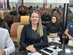 www.deixaeutefalar.com.br Sofia Andrade propõe distribuição gratuita de próteses dentárias para moradores de baixa renda em Porto Velho