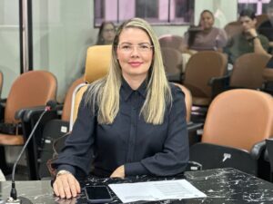 CAMAROTE PARA POLÍTICOS COM DINHEIR PÚBLICO? Não mais! Sofia Andrade apresenta projeto contra privilégios em eventos municipais
