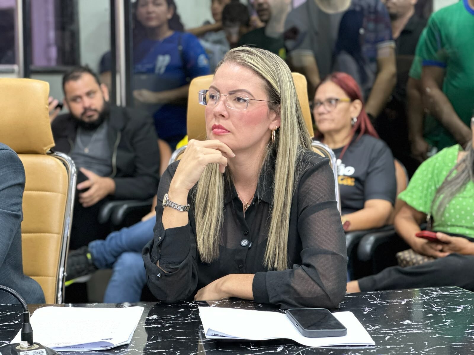 www.deixaeutefalar.com.br Vereadora Sofia Andrade cobra explicações sobre falta de medicamentos nas unidades de saúde de Porto Velho