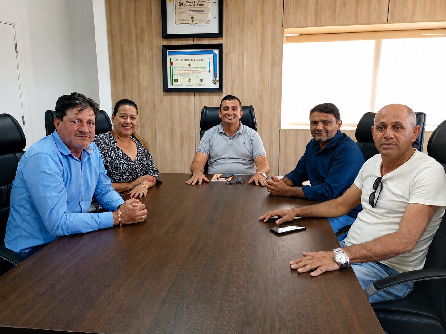 www.deixaeutefalar.com.br Gabinete do deputado Laerte Gomes recebe representantes do município de Urupá para reunião institucional