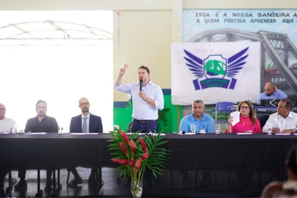 www.deixaeutefalar.com.br Alex Redano transforma reconhecimento em política de incentivo à educação e ao esporte em Rondônia
