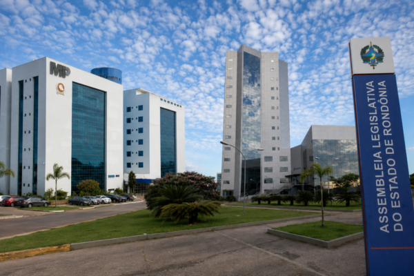 Deputados terão de decidir se processos contra membros do MPRO continuarão sob sigilo