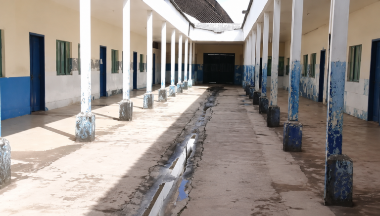 Prédio da Escola Wadih Darwich segue sem reforma e sem data para reabertura Prédio da Escola Wadih Darwich segue sem reforma e sem data para reabertura