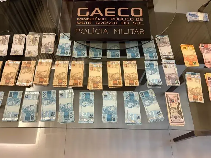 Organização é investigada por suposto desvio de R$ 27 milhões na compra de livros Organização é investigada por suposto desvio de R$ 27 milhões na compra de livros