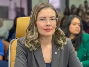 www.deixaeutefalar.com.br TRE-RO rejeita ação contra Sofia Andrade por 4 votos a 3